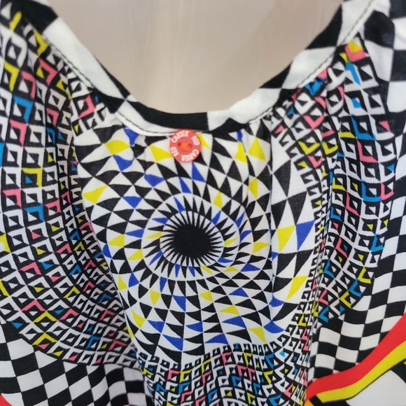 Red Carter Geo print Coverup, BNWT, size S - Picture 5 of 8